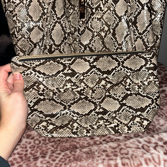 Unbillion Snake Print Tote Bag  - Black and Cream with matching zip up purse - Picture 3 of 7